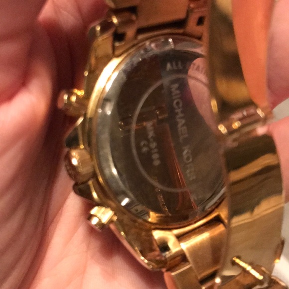 Michael Kors watch - Picture 3 of 3